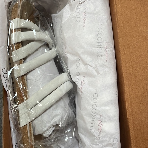 Coconut by Matisse-Leather Sandals - Picture 4 of 6